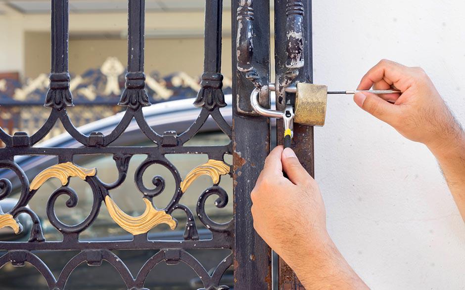 changer serrure porte fenetre Paris 18